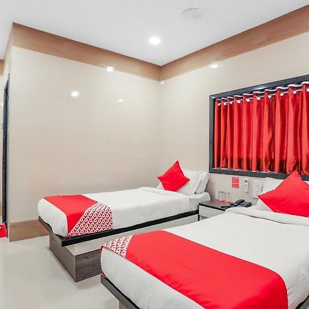 Oyo 10697 Hotel Suraj Inn Surat Eksteriør bilde